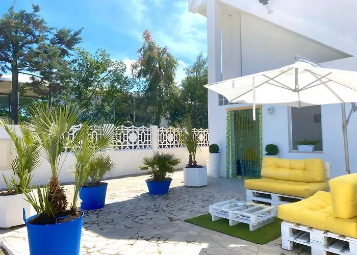 Puntamare House